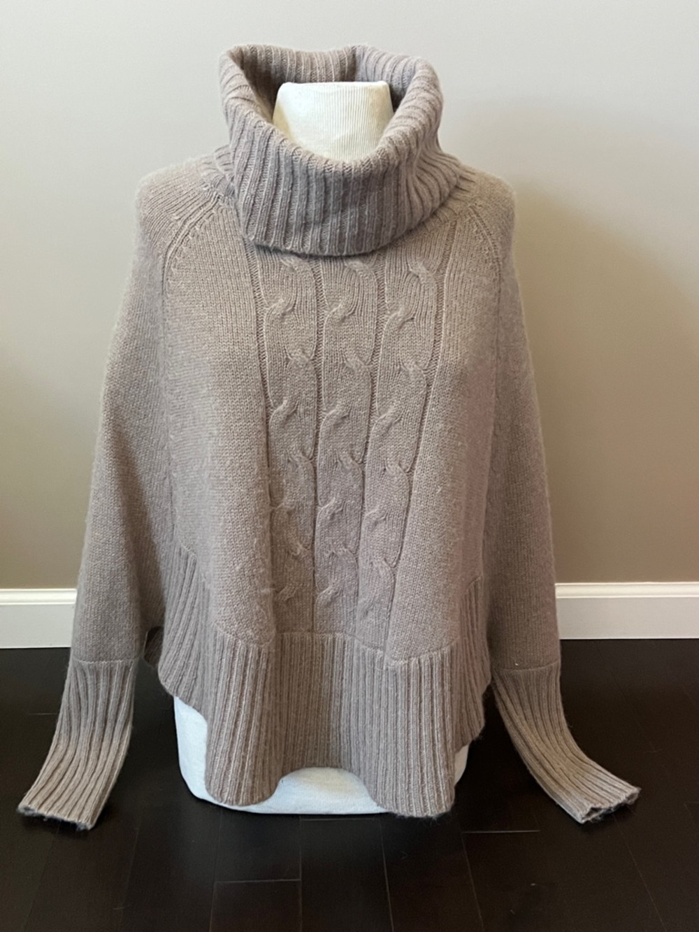 100% Alpaca wool tan turtleneck cable knit poncho sweater w/sleeves Petite O/S